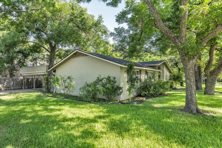 2500 N 42nd Street, Waco, TX 76710 - #3