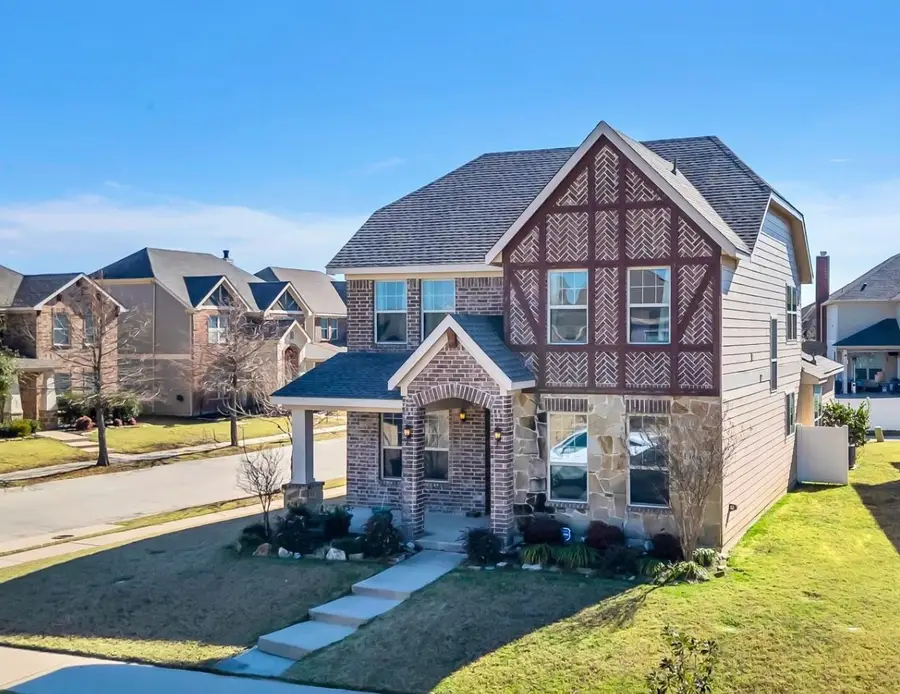 1044 Holly Anne Lane, Aubrey, TX 76227 - #2