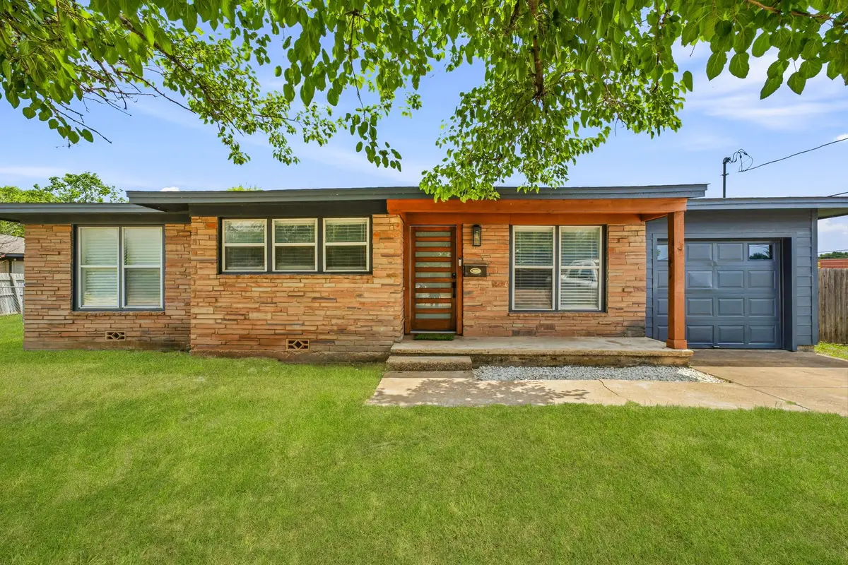 613 Crestview Drive, Granbury, TX 76048 - #1