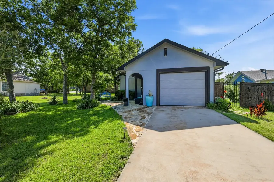 511 N 2nd Street, Sanger, TX 76266 - #2