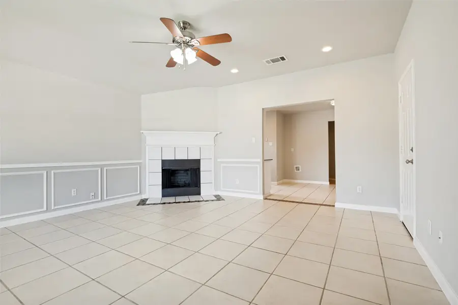 511 Hollyberry Drive, Mansfield, TX 76063 - #3