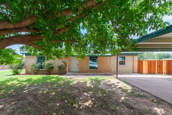 320 S 12th Street, Hawley, TX 79525