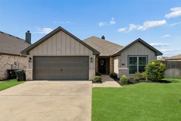 108 Maverick Lane, Pilot Point, TX 76258