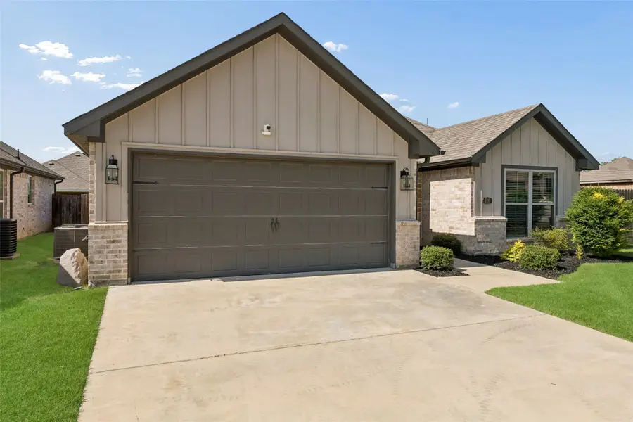 108 Maverick Lane, Pilot Point, TX 76258 - #3