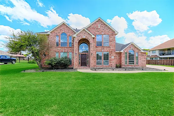 1112 Bentwater Parkway, Grand Prairie, TX 75104