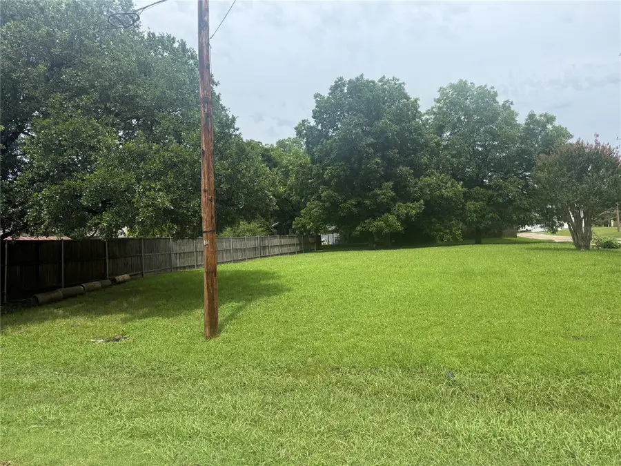 000 Manson Street, Wolfe City, TX 75496 - #3