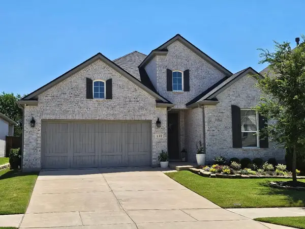 137 Glenwood Drive, Oak Point, TX 75068