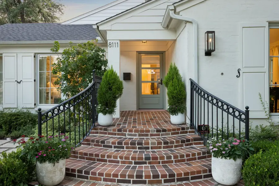 8111 Chadbourne Road, Dallas, TX 75209 - #2