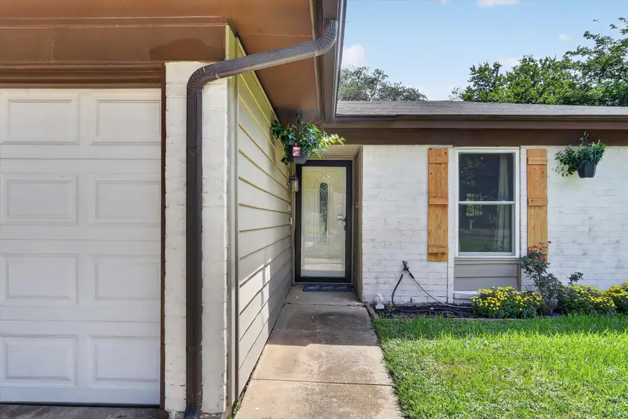 324 N Heights Drive, Crowley, TX 76036 - #3