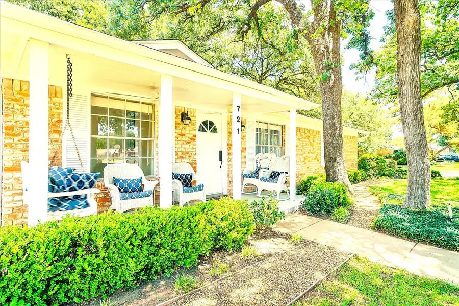 721 Foults Drive, Irving, TX 75061 - #2