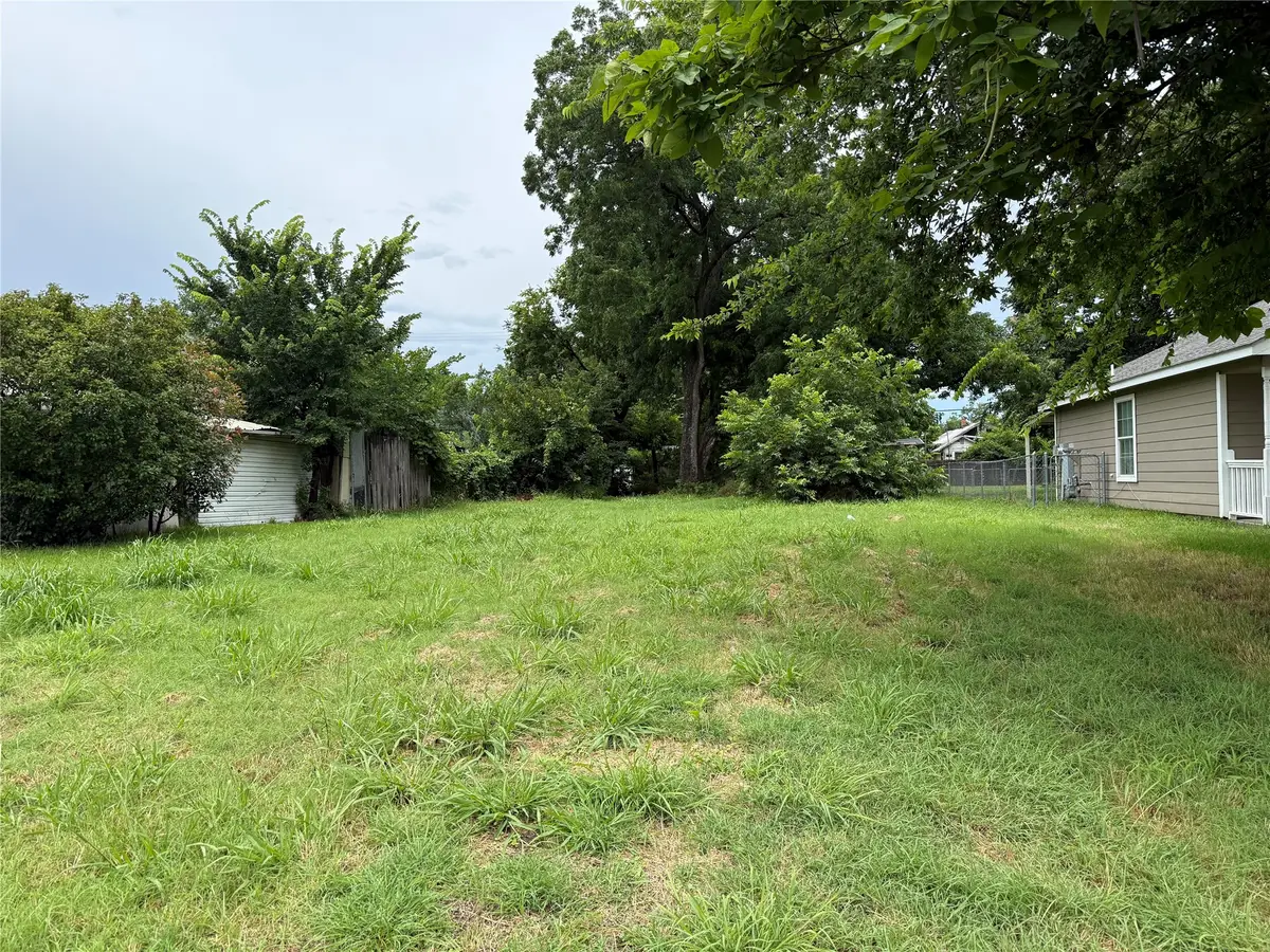 715 W Bond Street, Denison, TX 75020 - #1