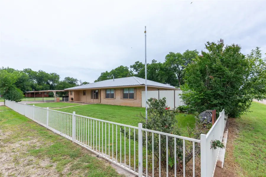 431 Kennedy Street, Clyde, TX 79510 - #2