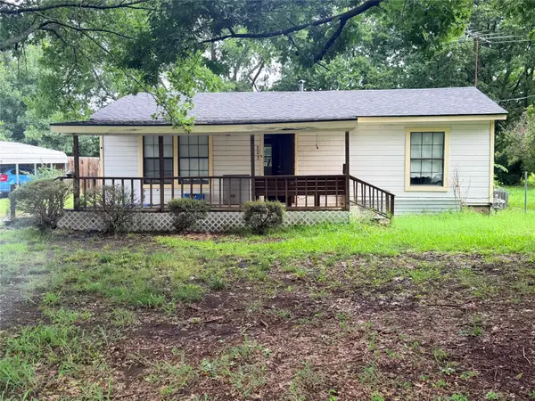 302 W Lamm Street, Blue Ridge, TX 75424