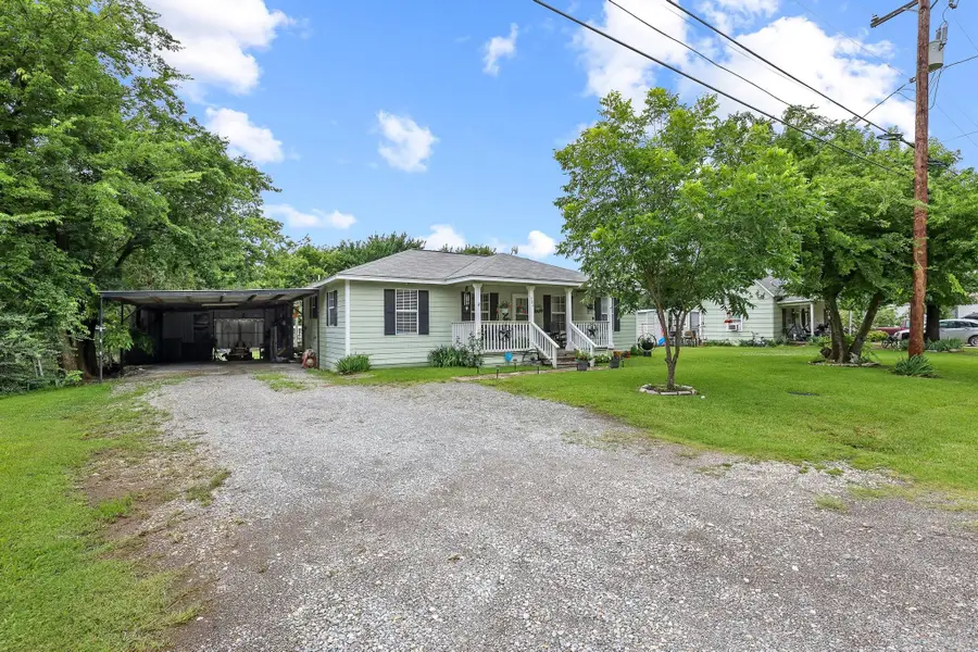 304 Lee Street, Wolfe City, TX 75496 - #3