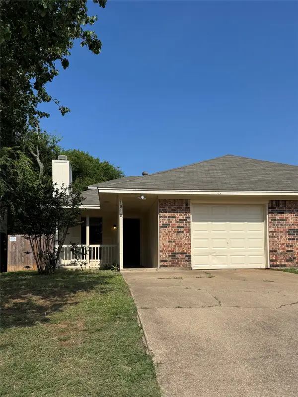 1010 Irene Street, Burleson, TX 76028