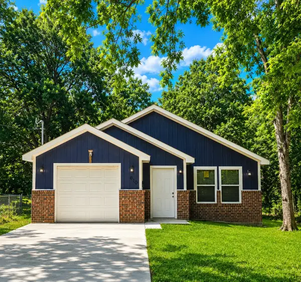 610 W Austin Street, Paris, TX 75460