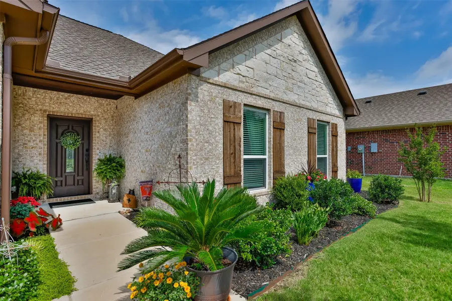 1127 Vintage Avenue, Gainesville, TX 76240 - #2