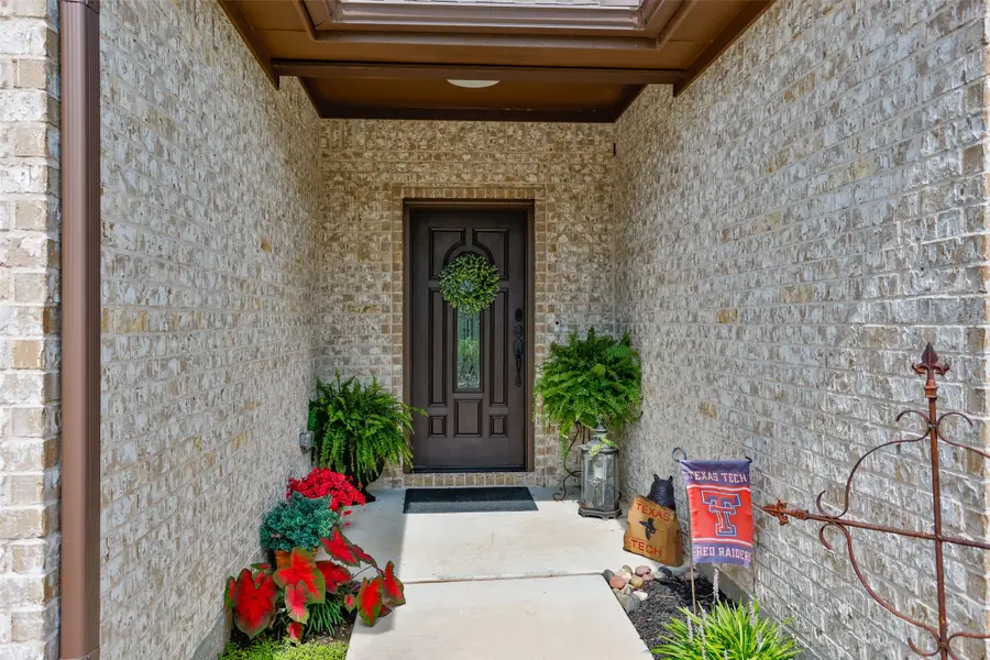1127 Vintage Avenue, Gainesville, TX 76240 - #3