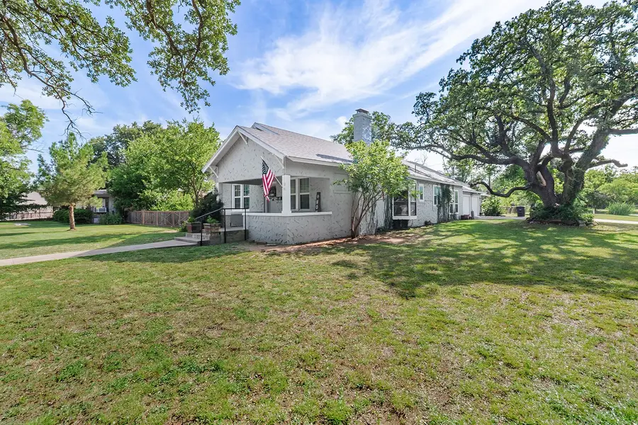 1800 S China Street, Brady, TX 76825 - #3