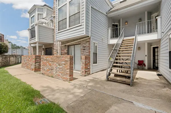 3406 Country Club Drive W #272, Irving, TX 75038