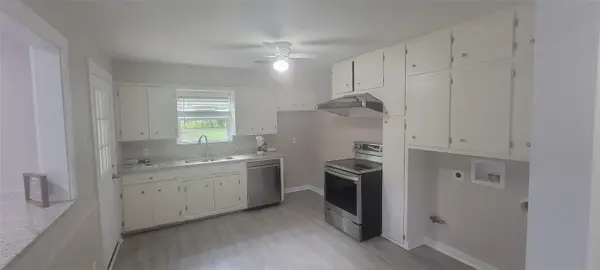 716 N Cummings Drive, Alvarado, TX 76009