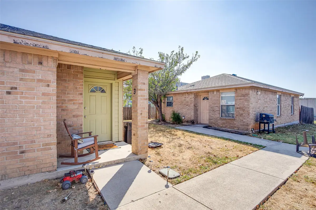 121 Cambridge Drive, Saginaw, TX 76179 - #1