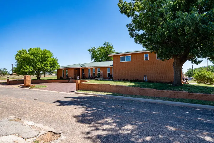 510 N Elizabeth Avenue, Rotan, TX 79546 - #3