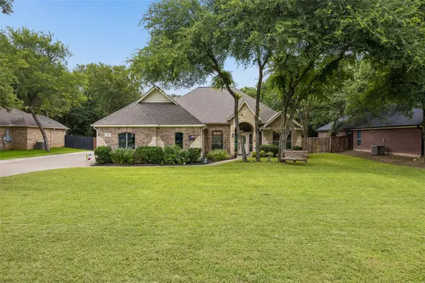 612 Sportsman Park Road, Azle, TX 76020
