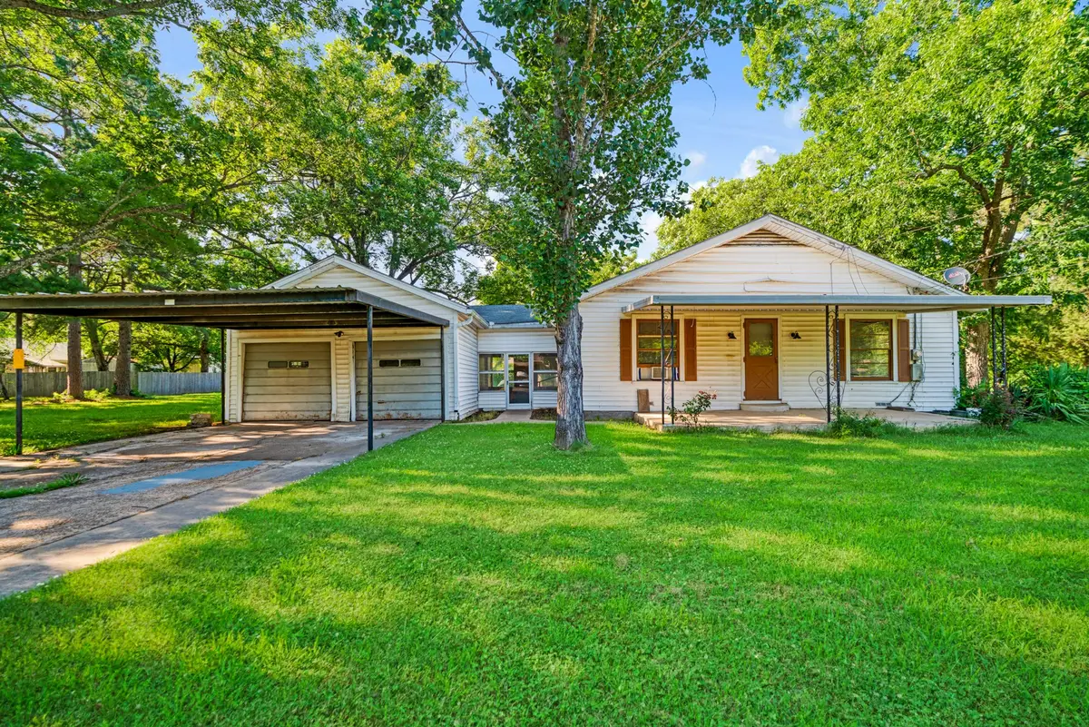 215 2nd Street Ne, Detroit, TX 75436 - #1