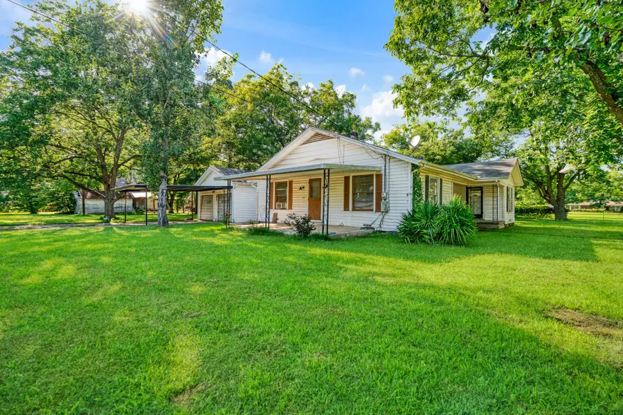 215 2nd Street Ne, Detroit, TX 75436 - #2