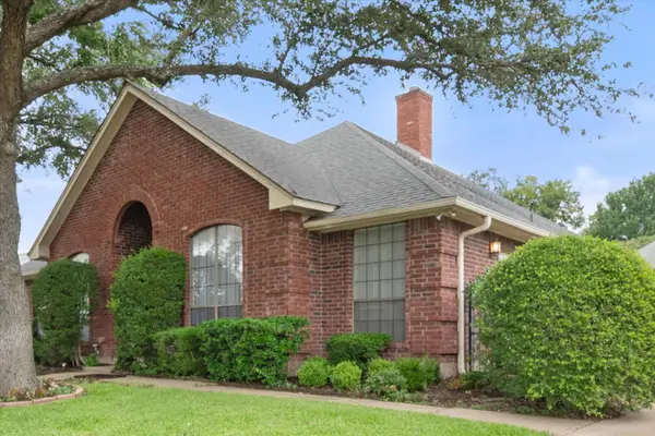 2105 Sleepy Hollow Drive, Arlington, TX 76006