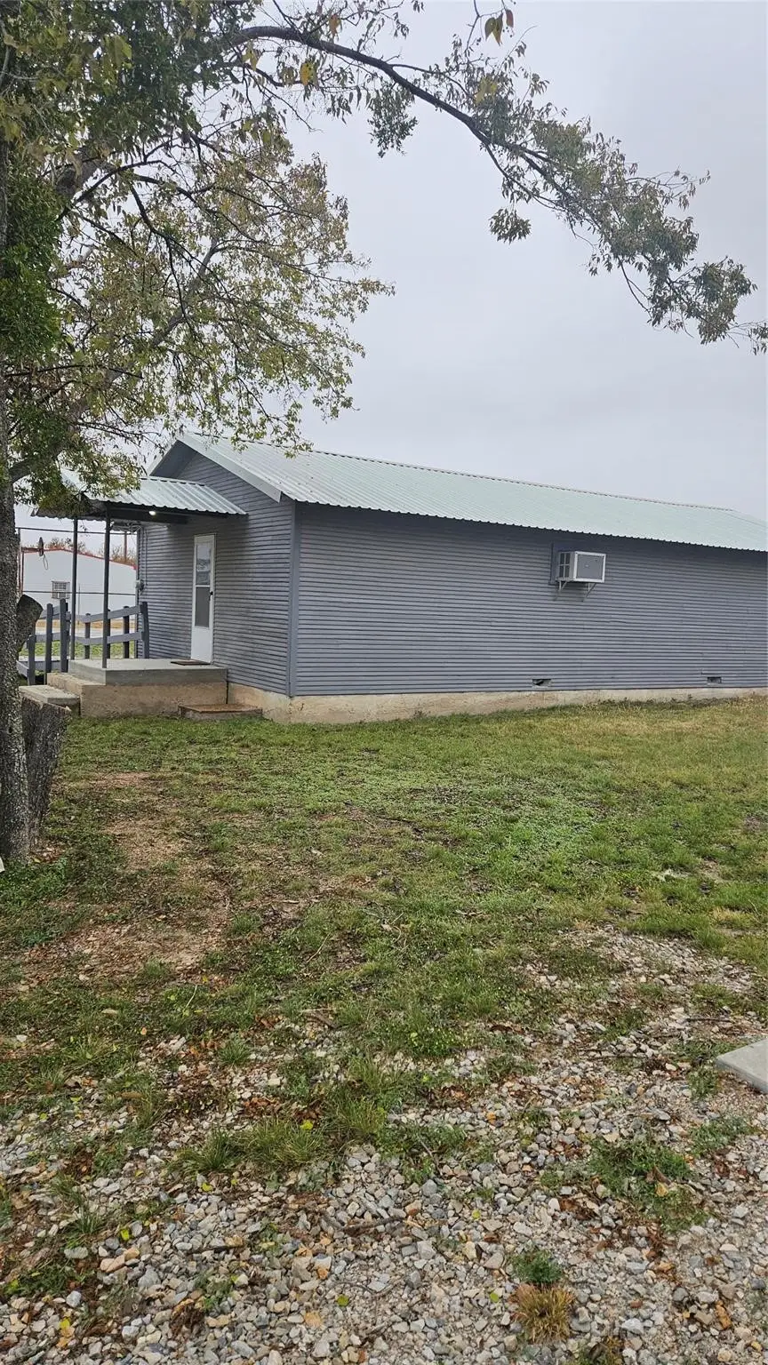 4 W Sherman Street, Mullin, TX 76864 - #3