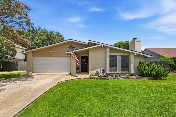 3917 Windflower Lane, Fort Worth, TX 76137
