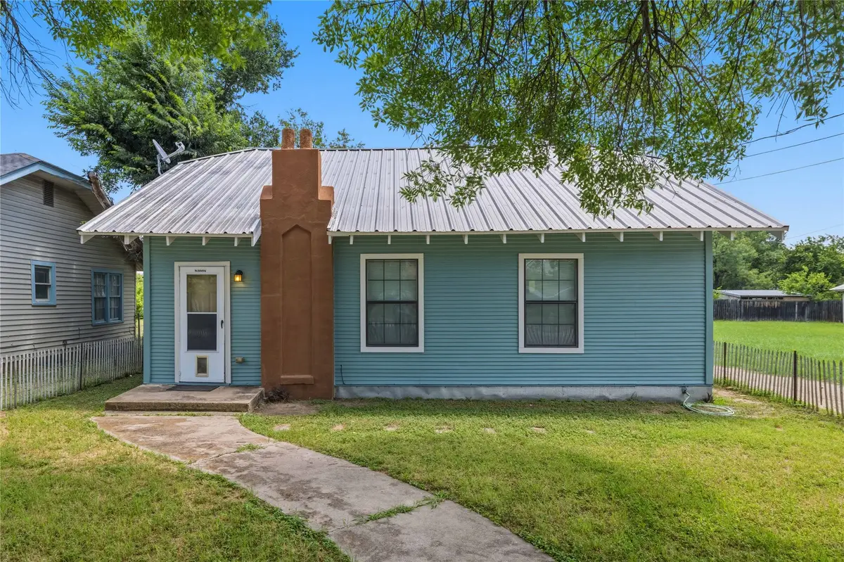 1802 6th Street, Brownwood, TX 76801 - #1