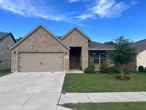 5828 Brookville Drive, Fort Worth, TX 76179