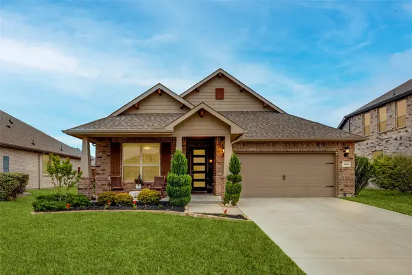 2800 Lakeside Drive, Aubrey, TX 76227