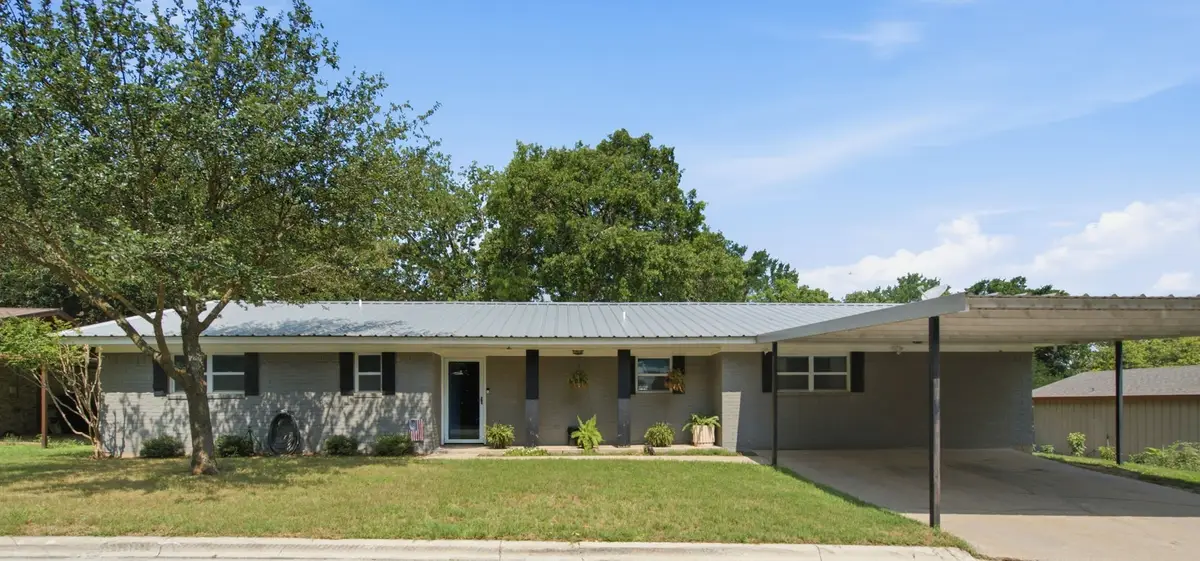 616 S Bowie Street, De Leon, TX 76444 - #1