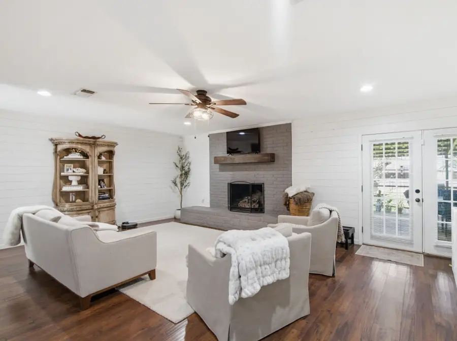 616 S Bowie Street, De Leon, TX 76444 - #2