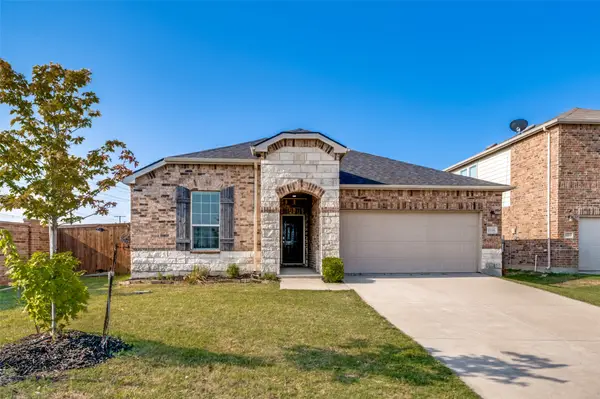 1926 Trace Drive, Aubrey, TX 76227
