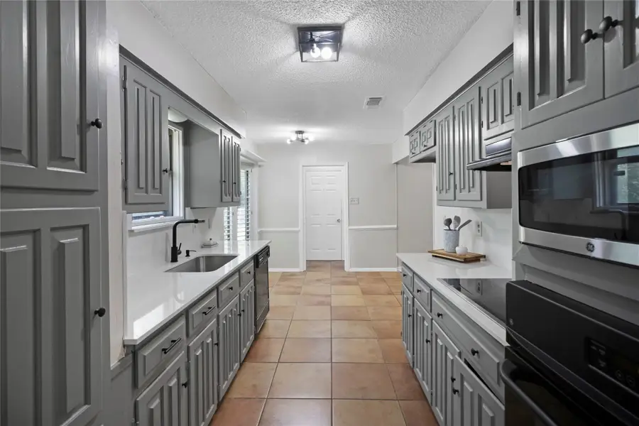 631 E Cherry Street, Duncanville, TX 75116 - #2