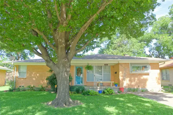 405 Meadow Drive, Gainesville, TX 76240