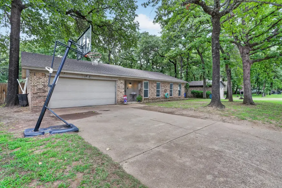 728 Lake Crest Parkway, Azle, TX 76020 - #2