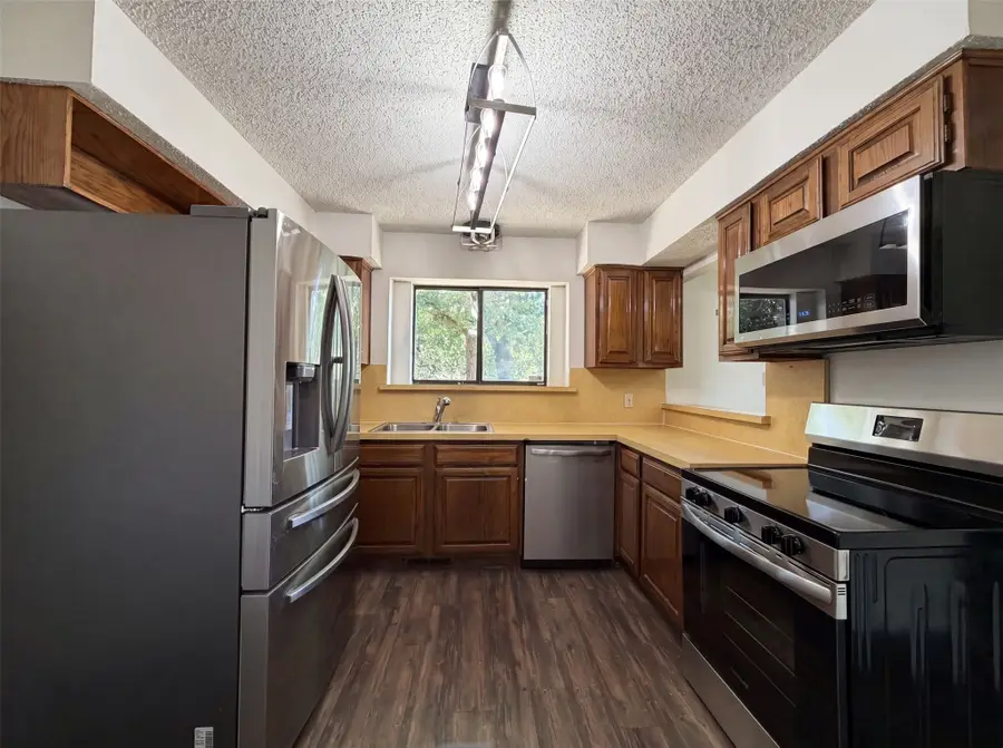 3805 Brookfield Drive, Arlington, TX 76001 - #2