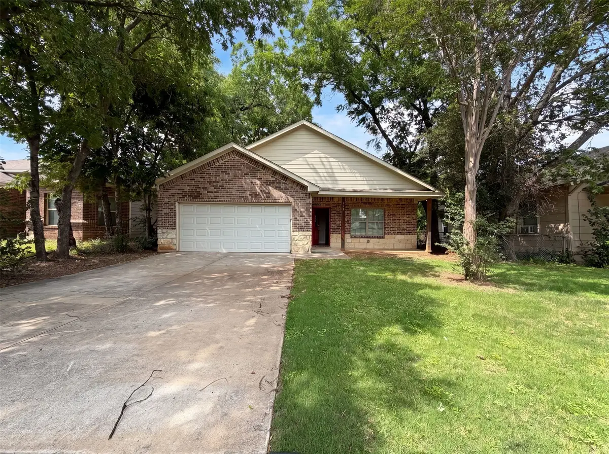 619 E Arlington Avenue, Fort Worth, TX 76104 - #1