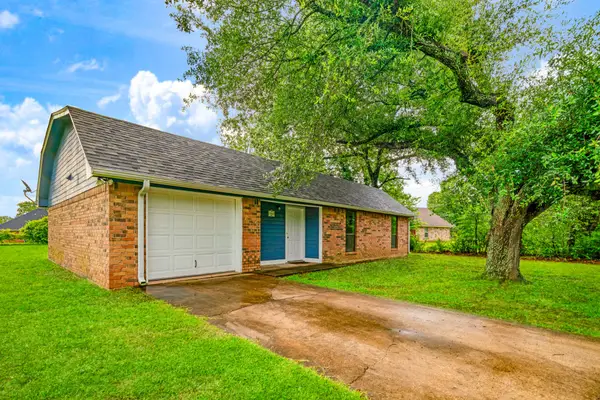 350 Town East Drive, Reno, TX 75462