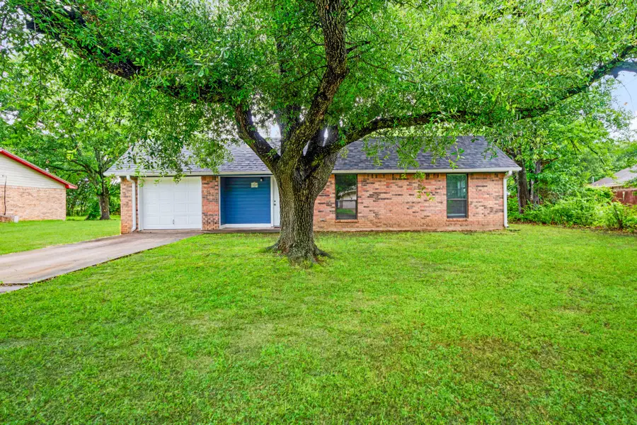 350 Town East Drive, Reno, TX 75462 - #2