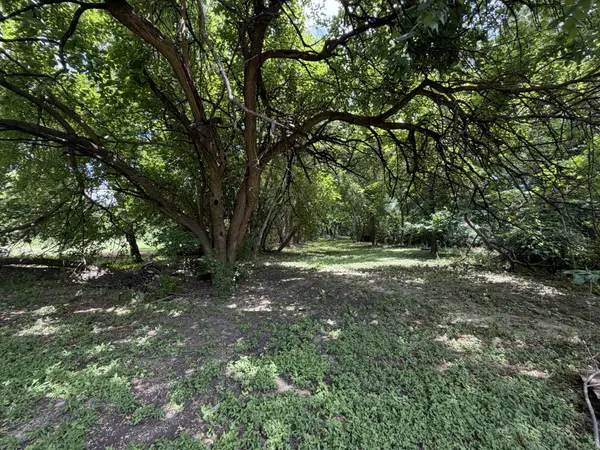 5101 Beverly Drive, Beverly Hills, TX 76711