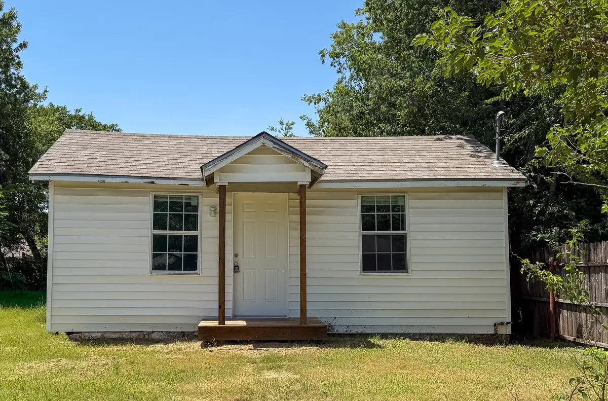 1104 N Mill Street, Bowie, TX 76230 - #1