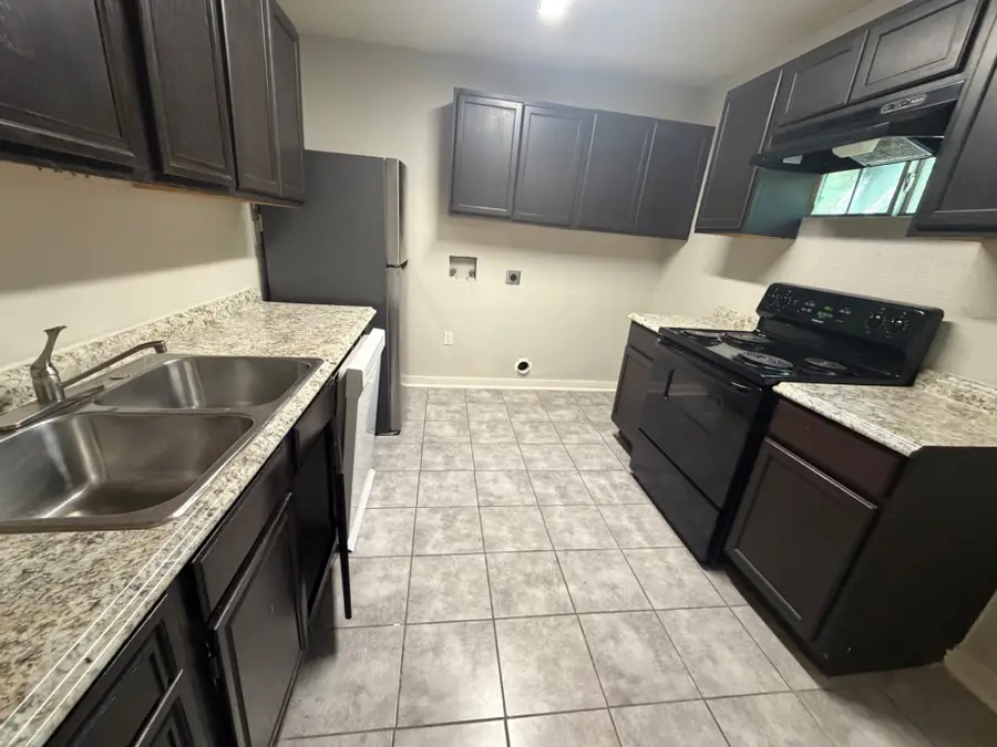 2663 Burton Avenue, Fort Worth, TX 76105 - #2