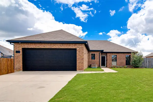 1015 Christine Street, Keene, TX 76031